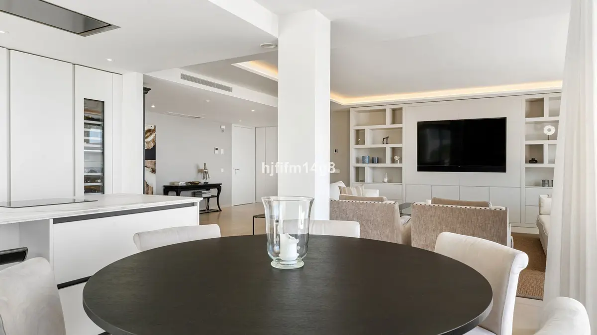 Middle Floor Apartment in Nueva Andalucía