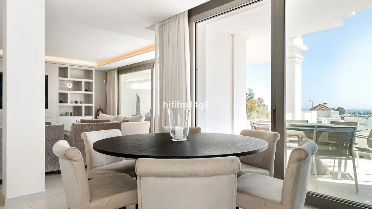 Middle Floor Apartment in Nueva Andalucía