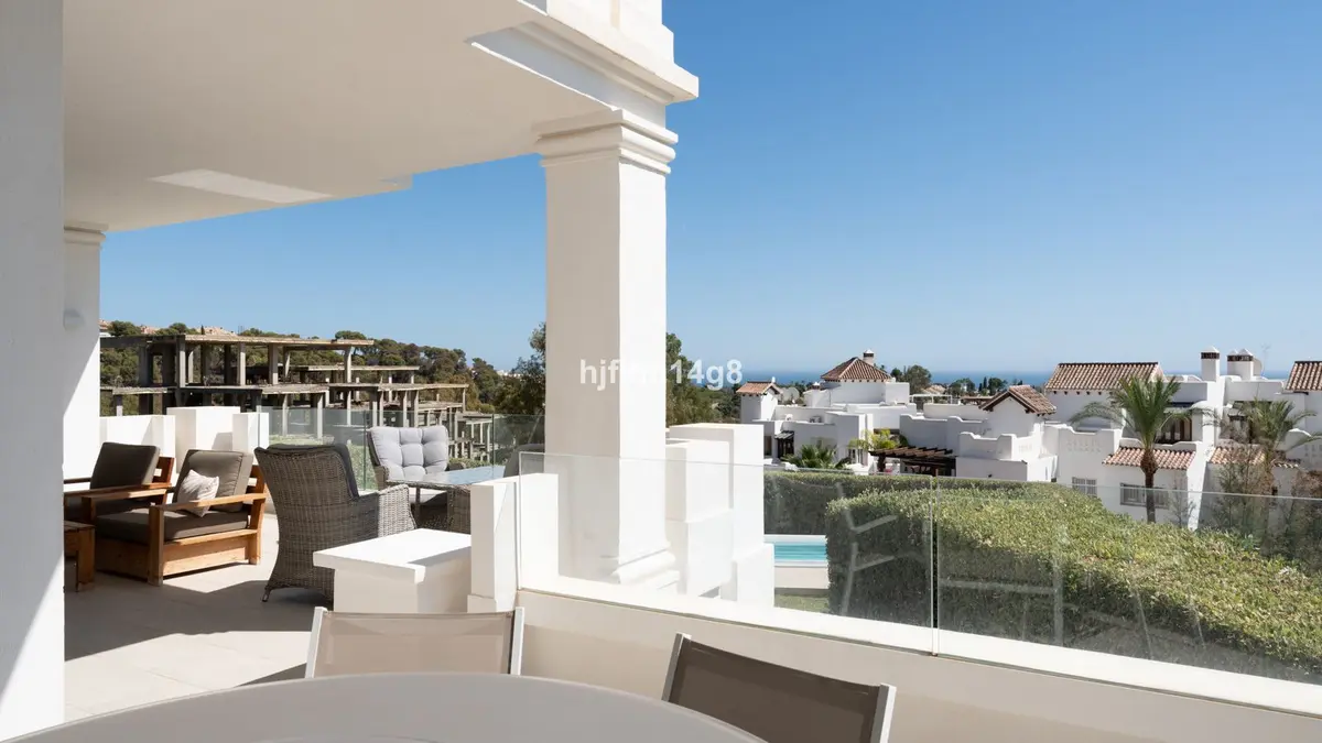 Middle Floor Apartment in Nueva Andalucía