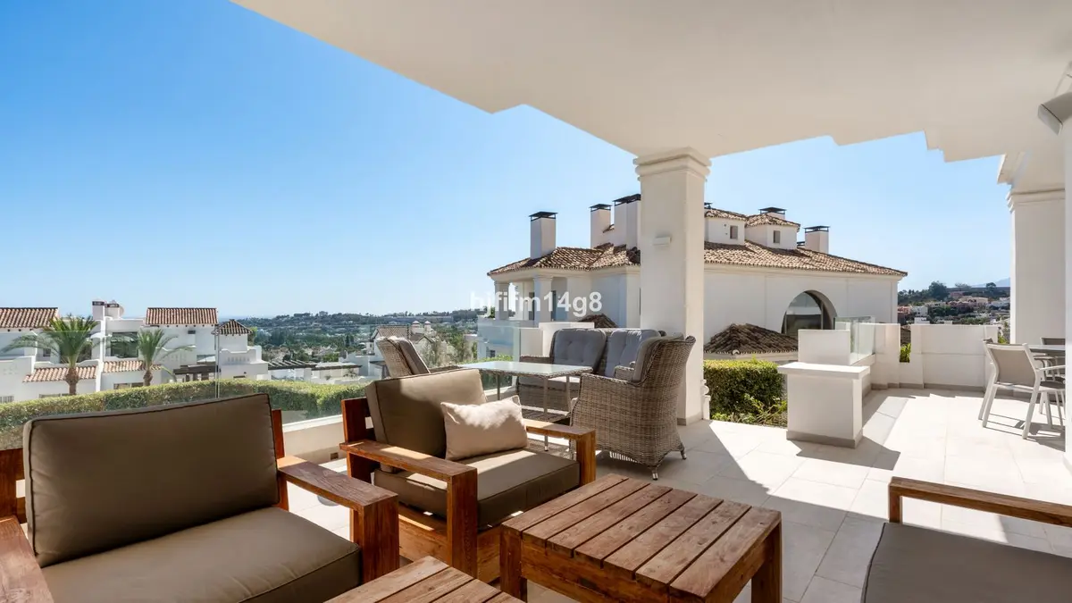 Middle Floor Apartment in Nueva Andalucía