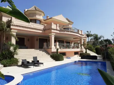 Golf View Villa in Nueva Atalaya with 1,005 m² Built