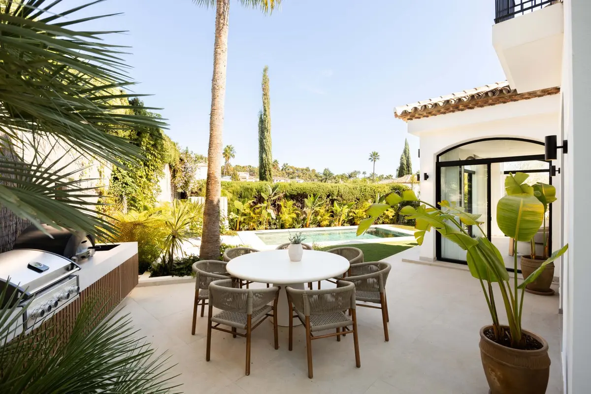 Detached Villa in Nueva Andalucía