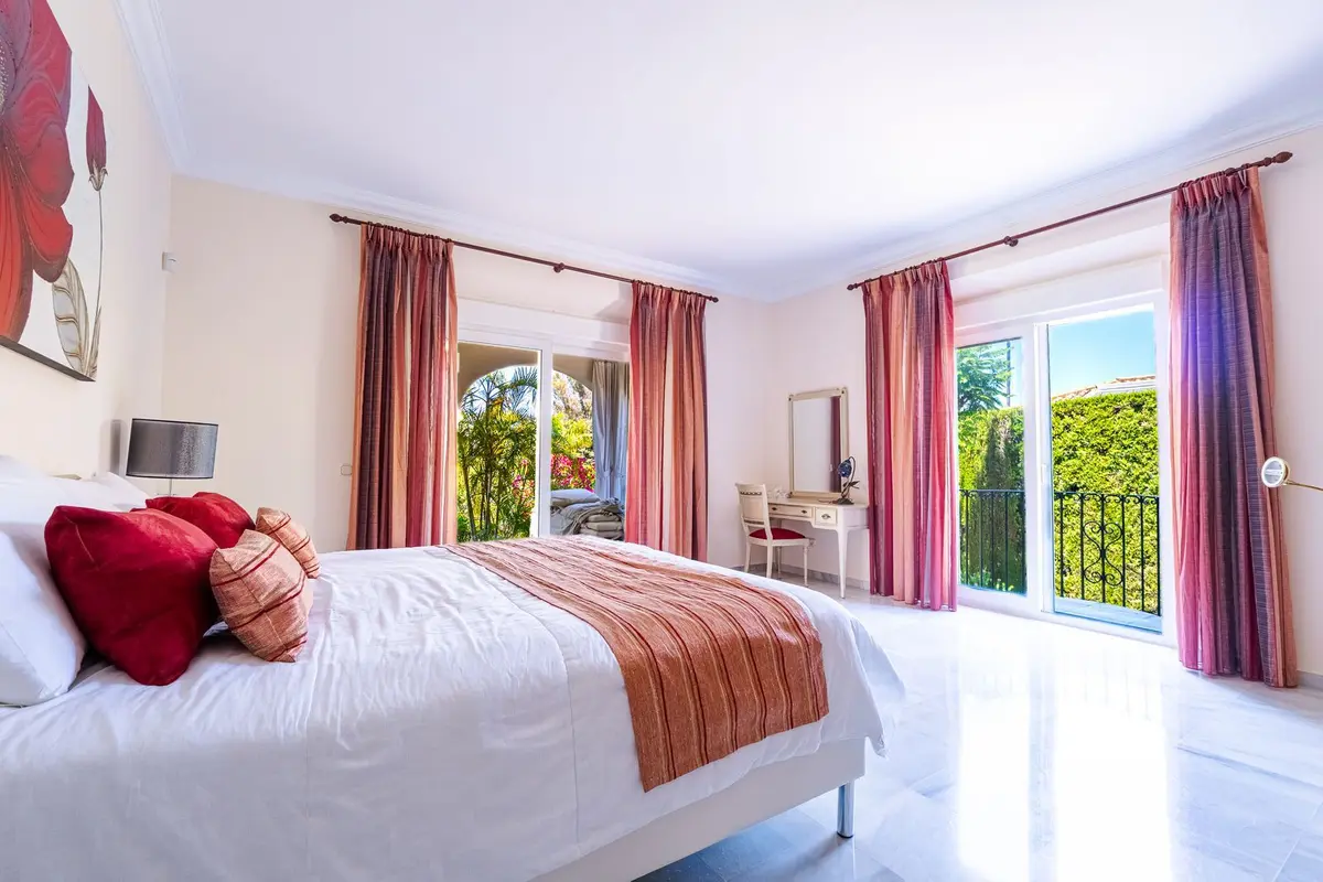 Detached Villa in El Paraiso