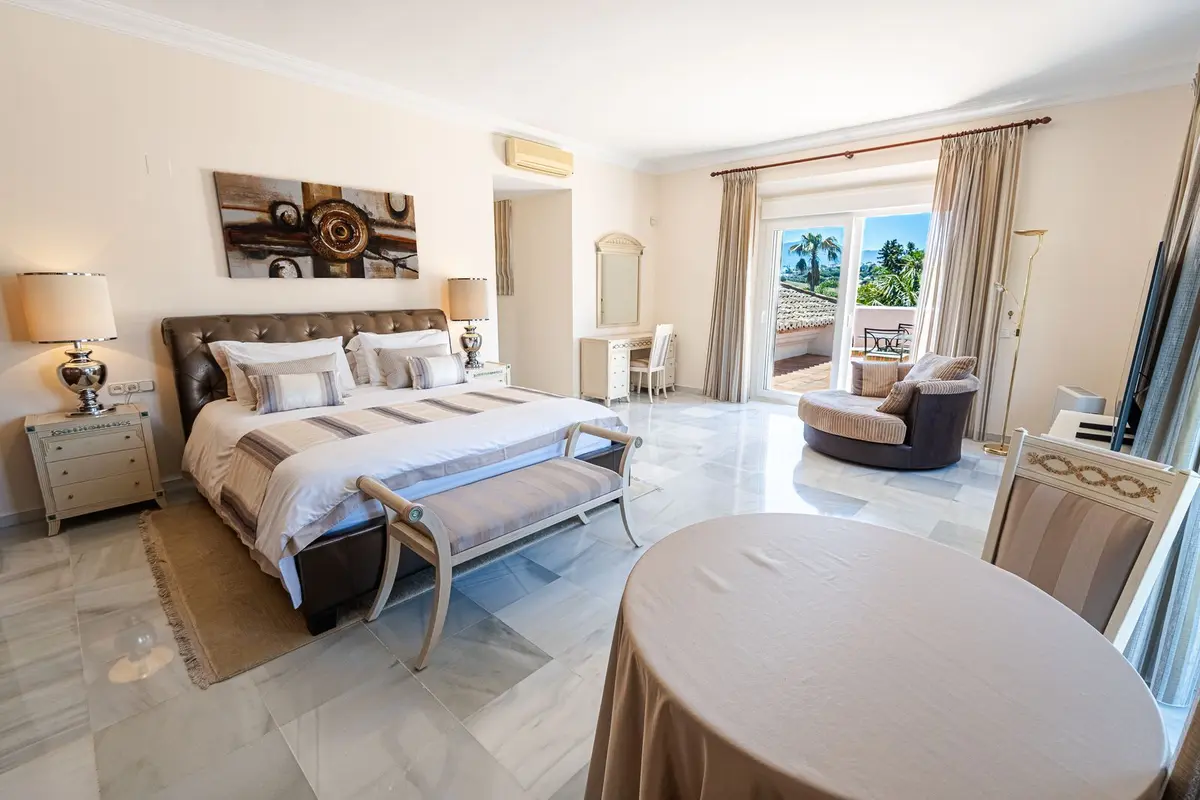 Detached Villa in El Paraiso