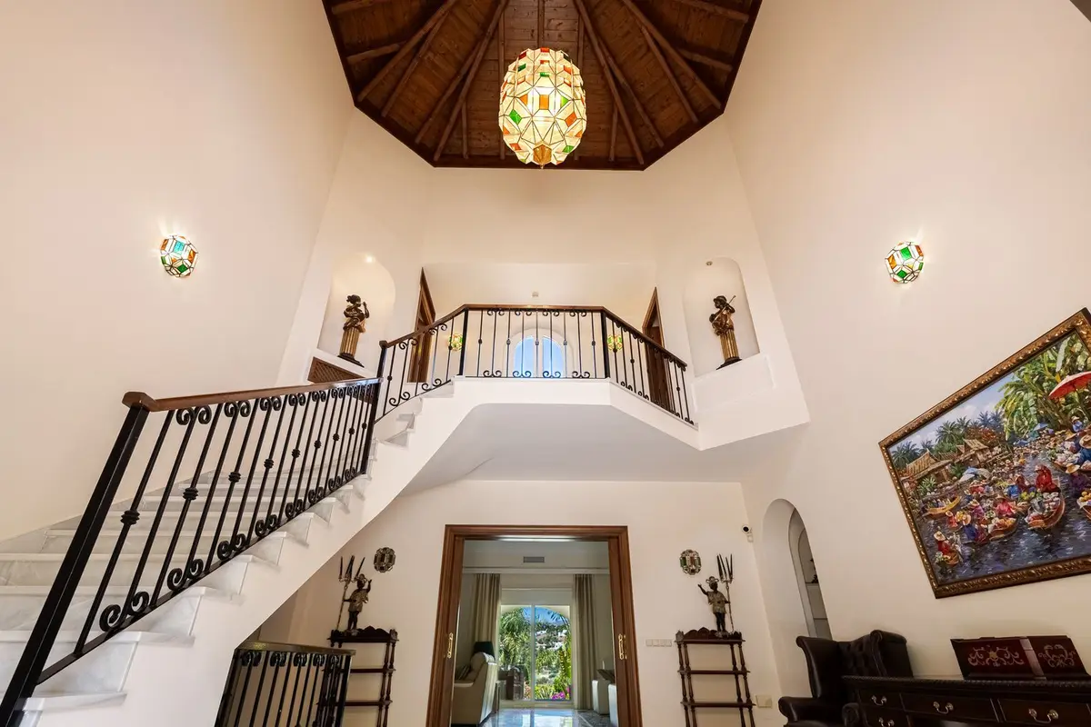 Detached Villa in El Paraiso