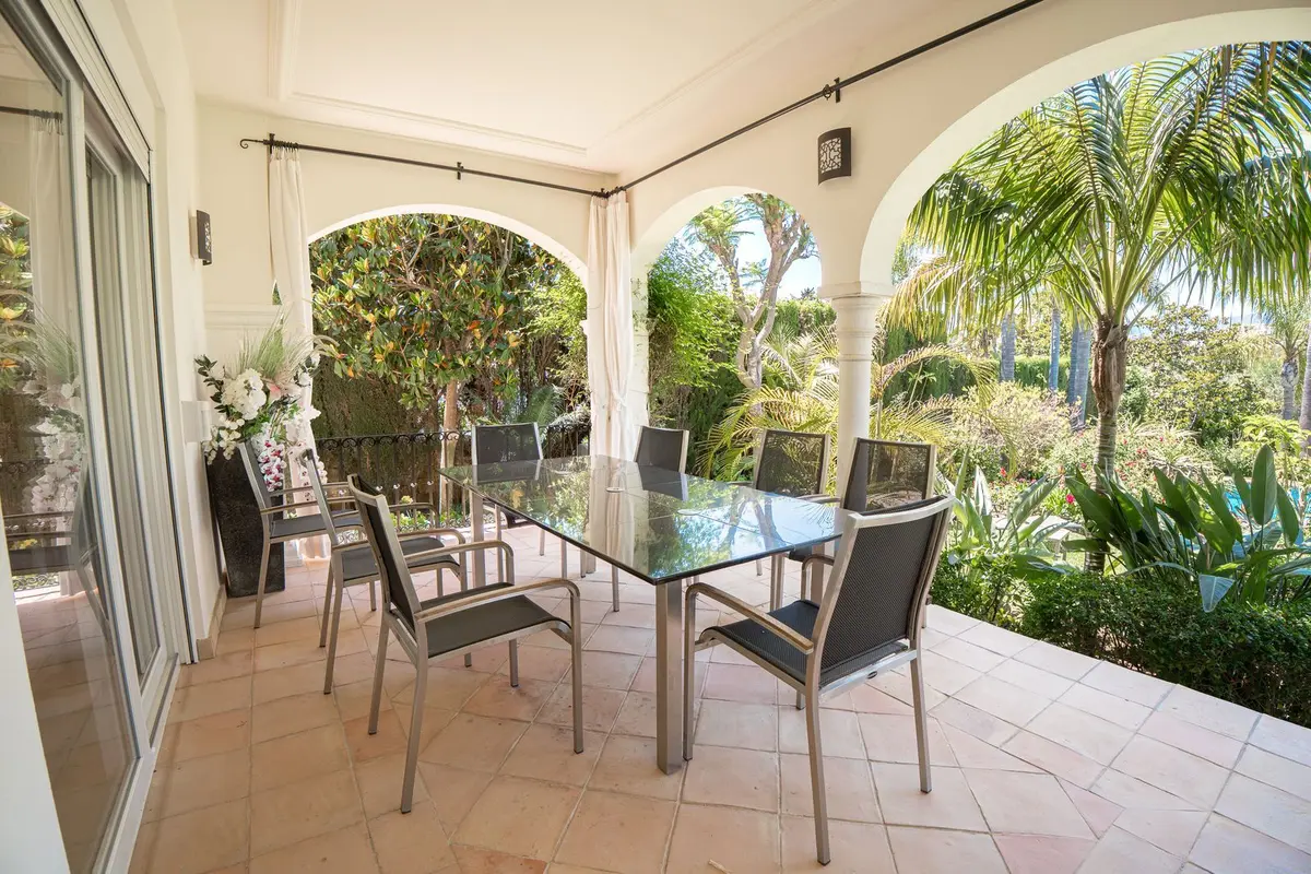 Detached Villa in El Paraiso