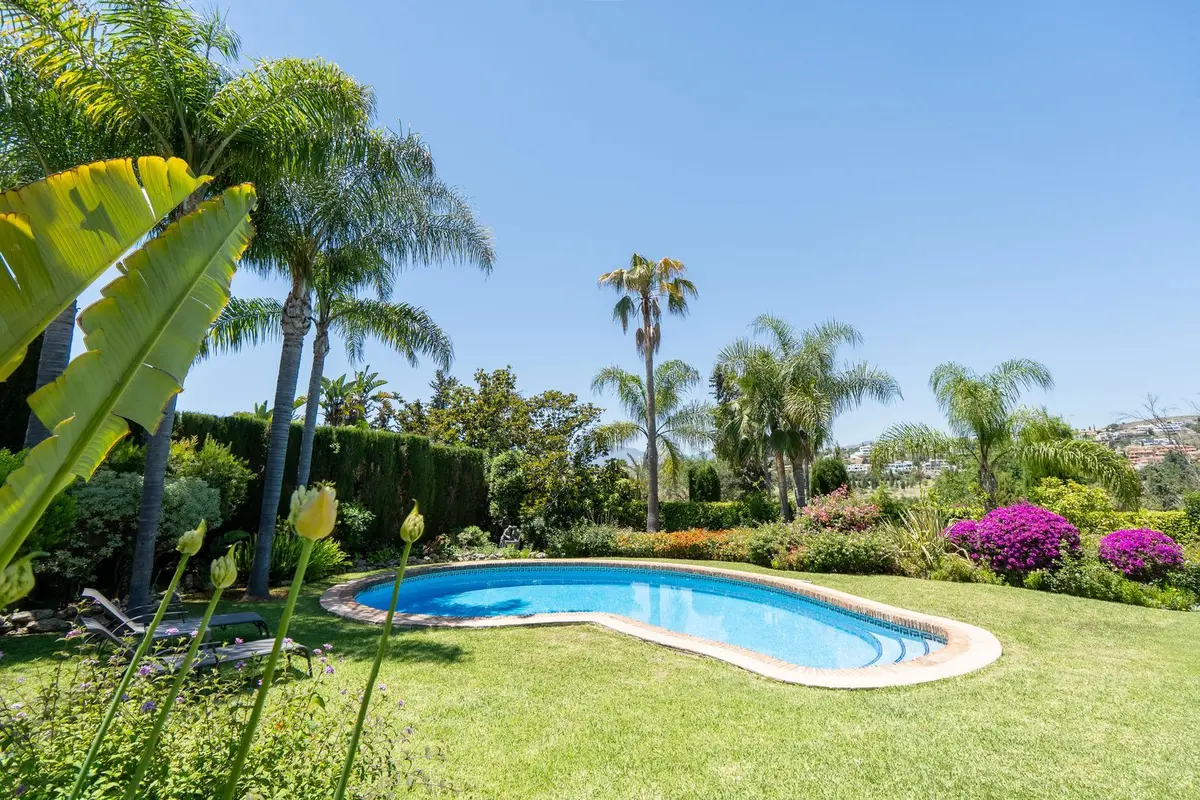 Detached Villa in El Paraiso