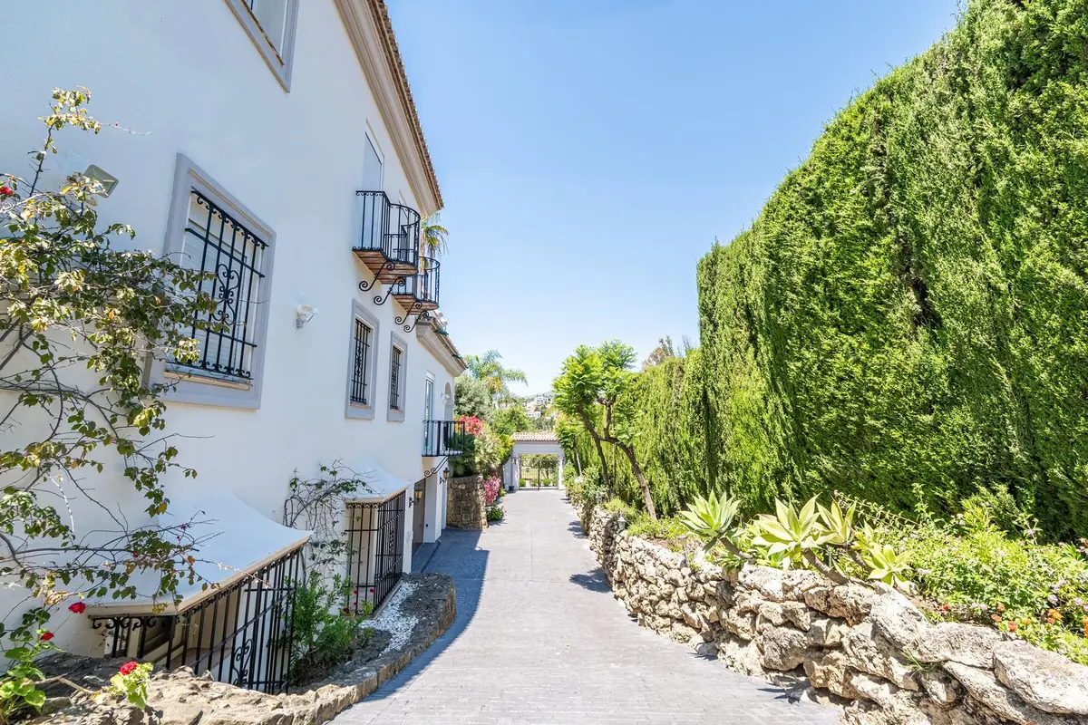 Detached Villa in El Paraiso