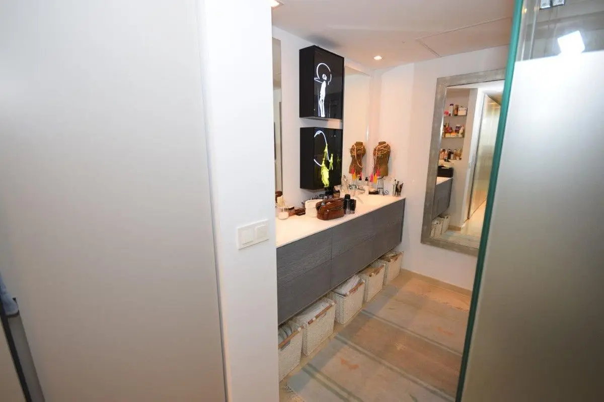 Middle Floor Apartment in Costalita