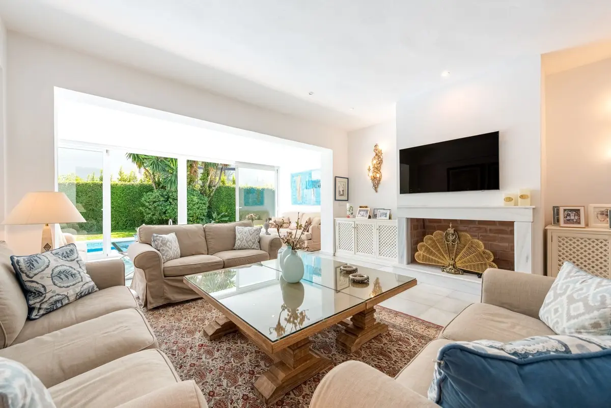 Semi-Detached House in Los Monteros