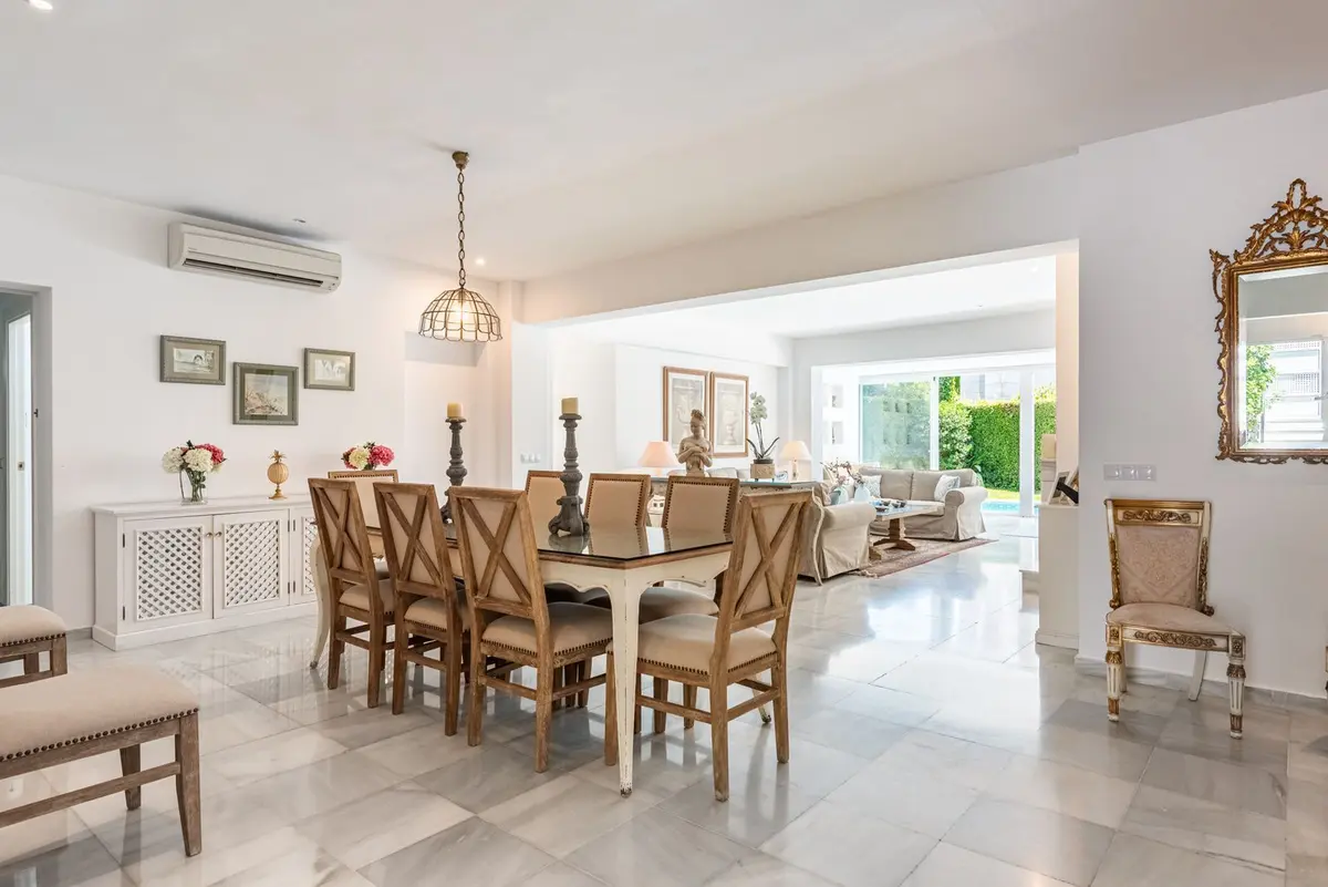 Semi-Detached House in Los Monteros