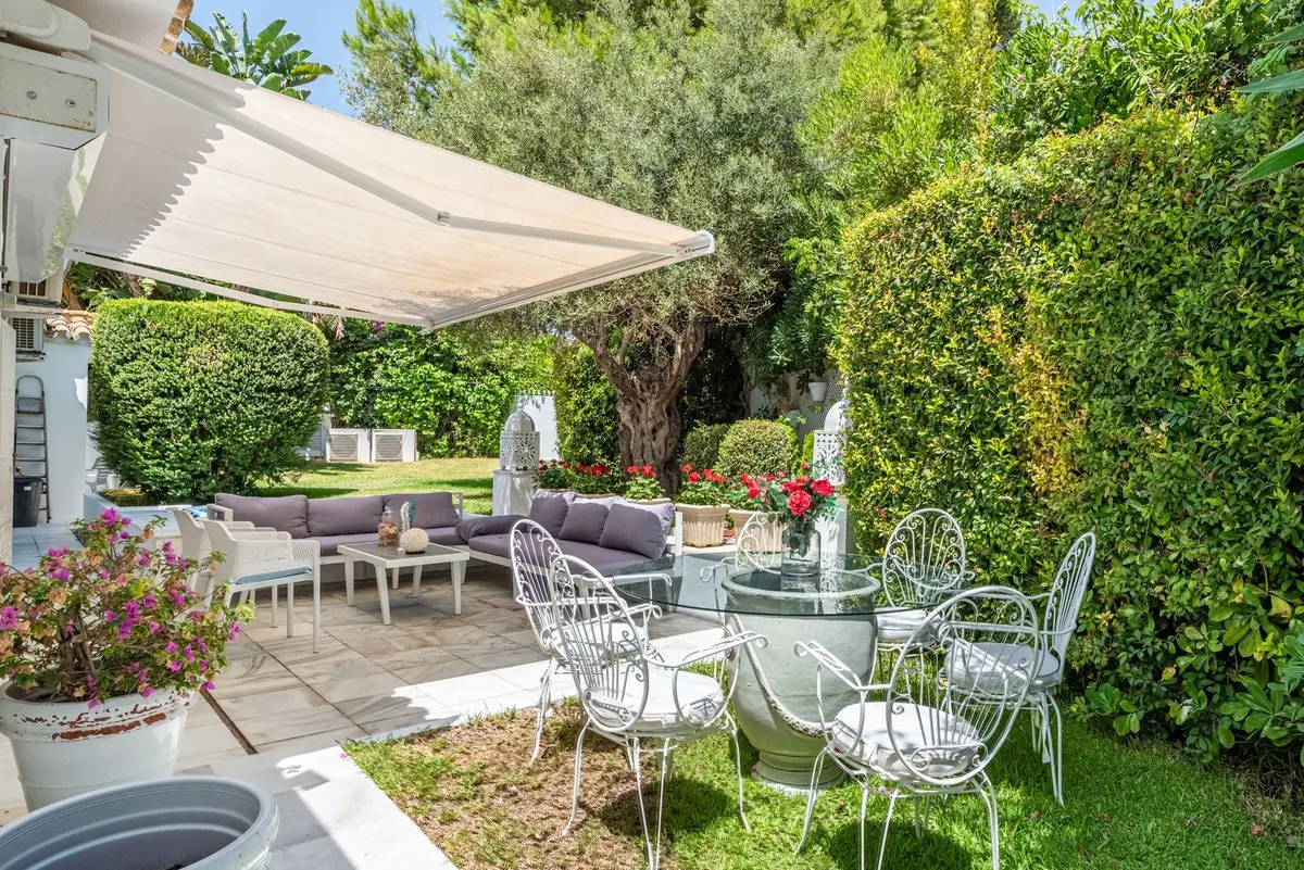 Semi-Detached House in Los Monteros