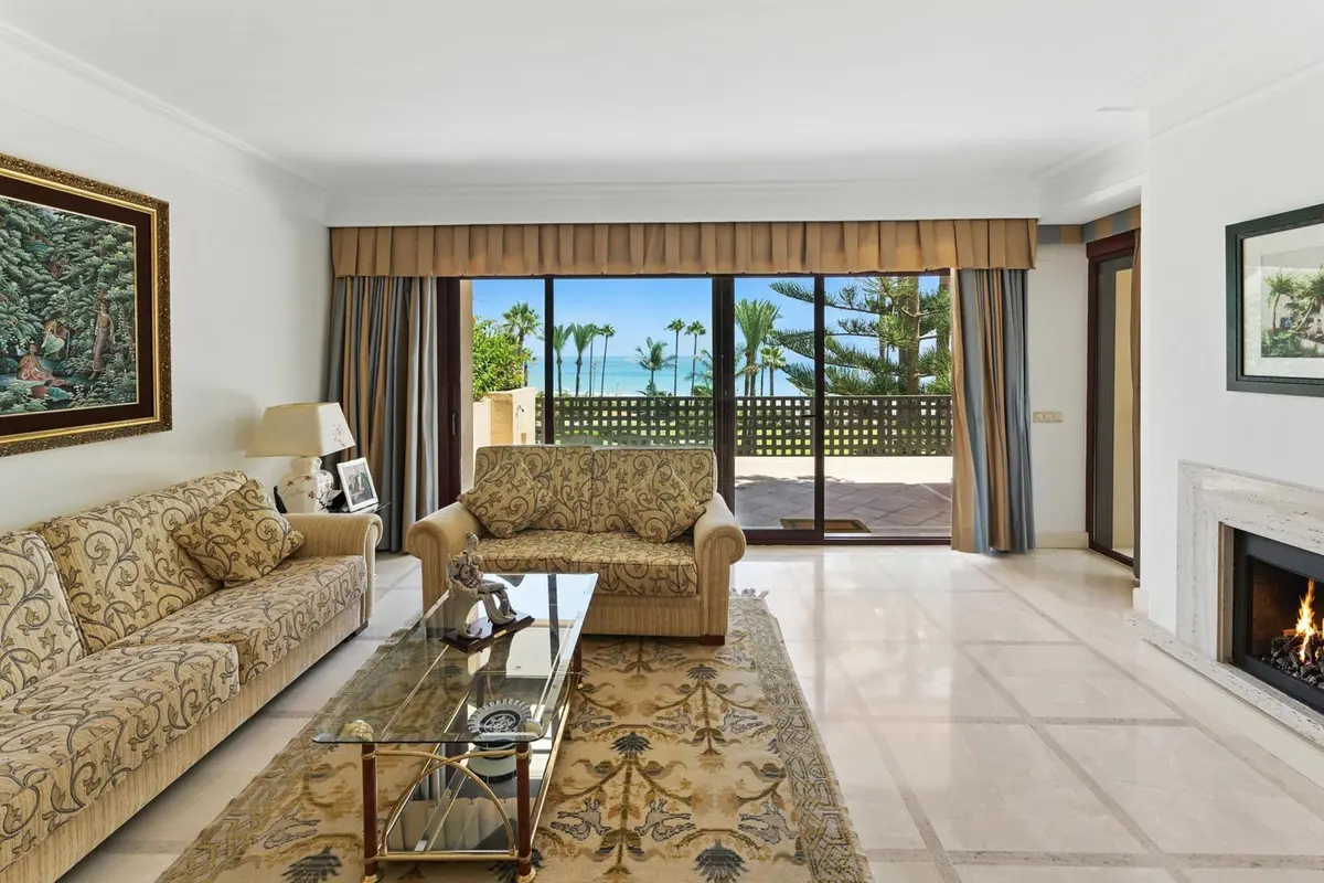 Middle Floor Apartment in Costalita