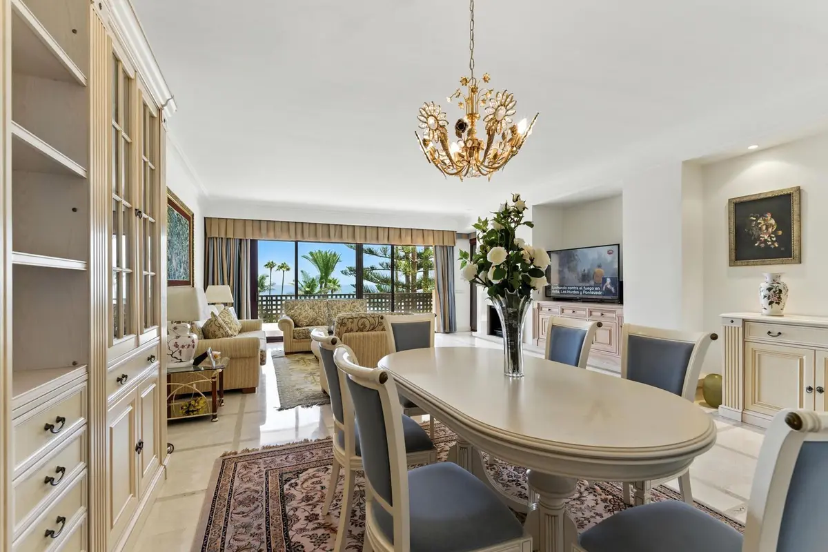 Middle Floor Apartment in Costalita