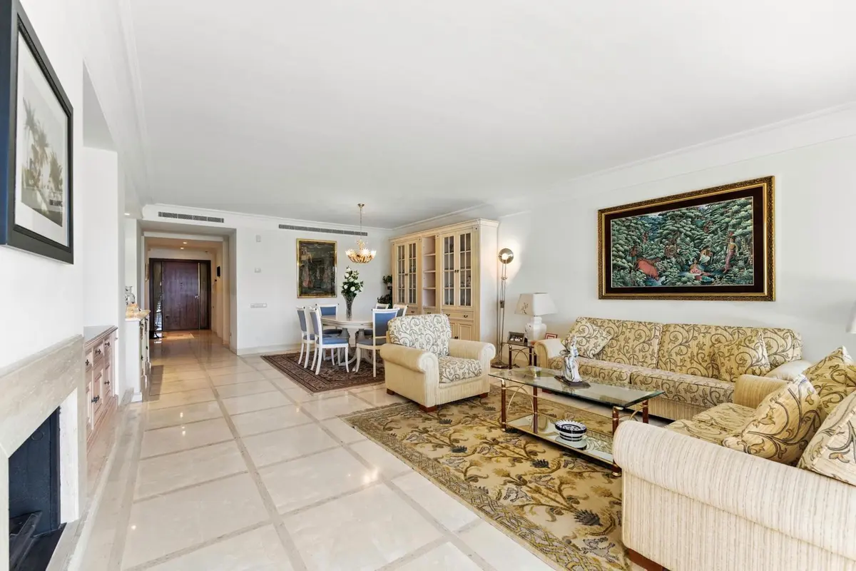 Middle Floor Apartment in Costalita