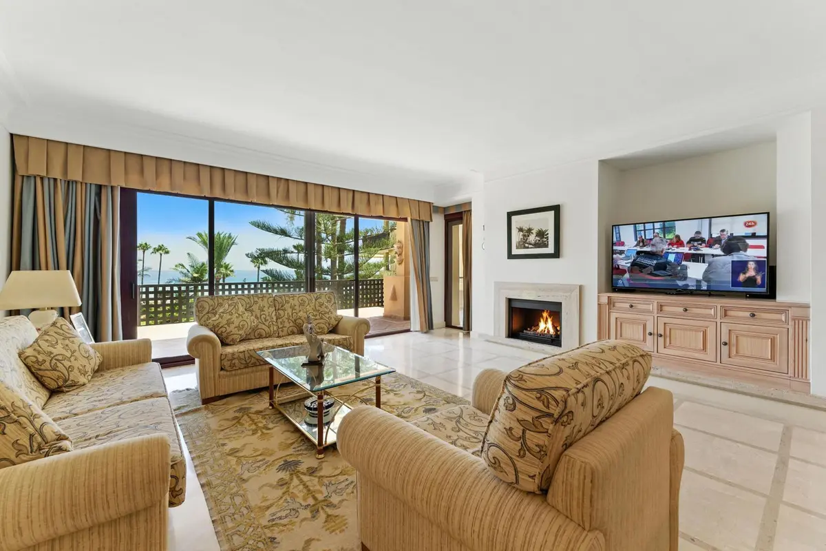 Middle Floor Apartment in Costalita