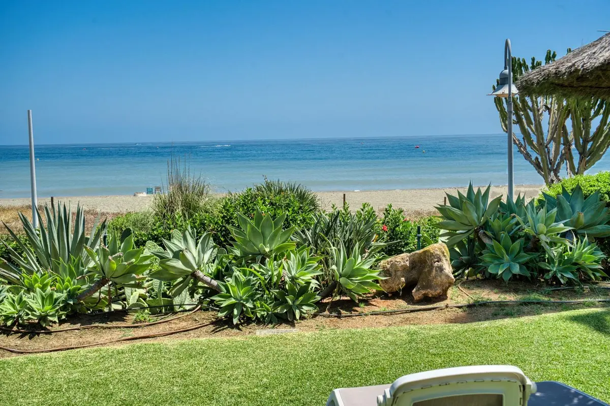 Middle Floor Apartment in Costalita