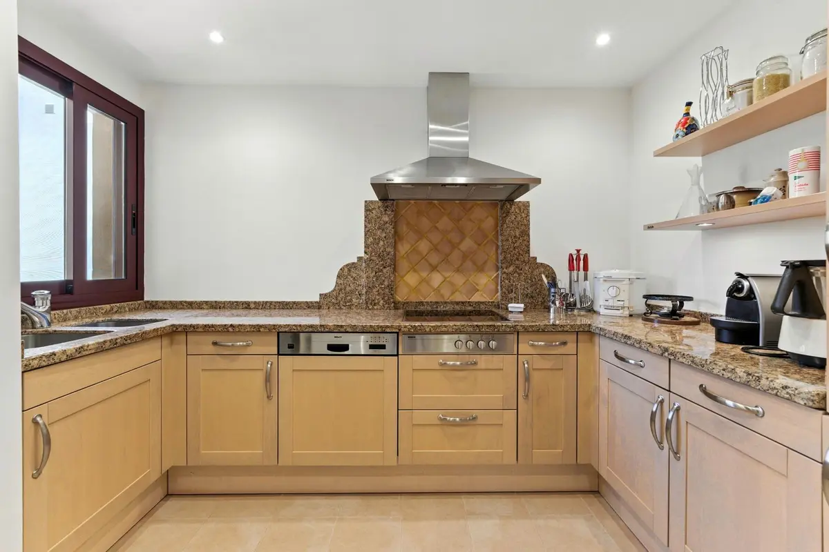 Middle Floor Apartment in Costalita