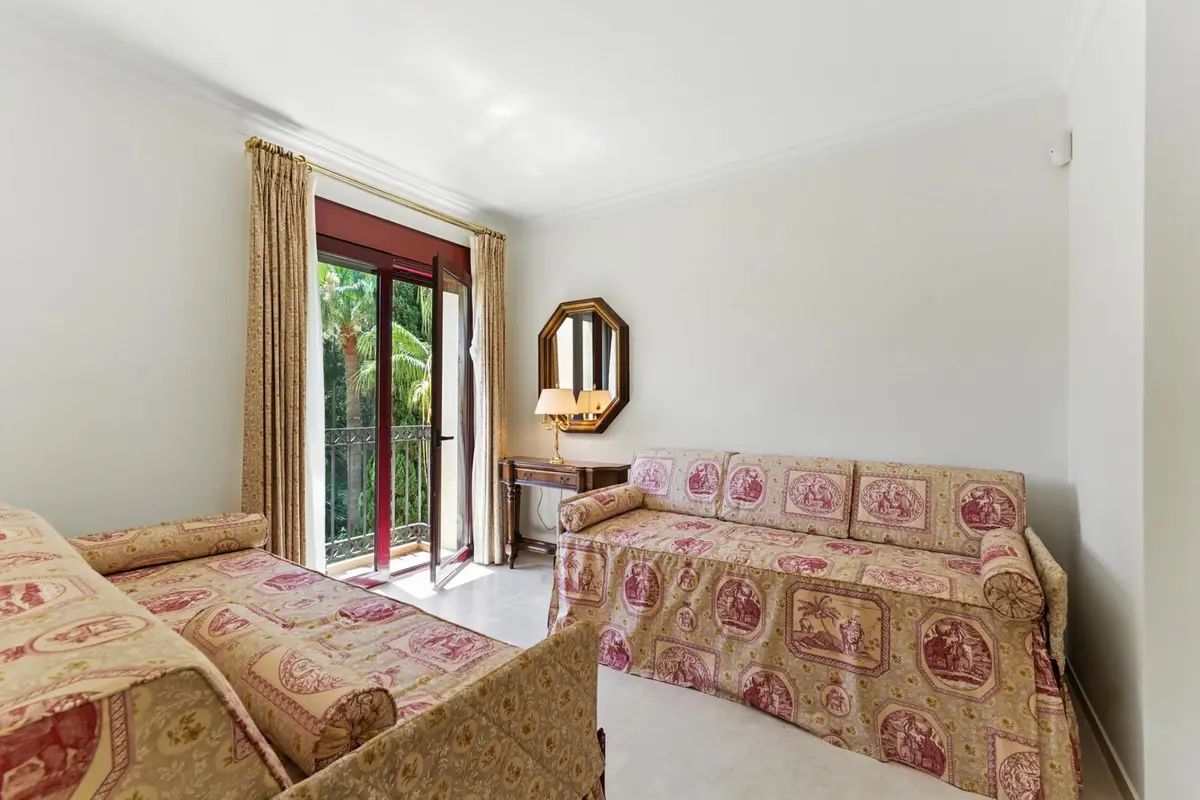 Middle Floor Apartment in Costalita