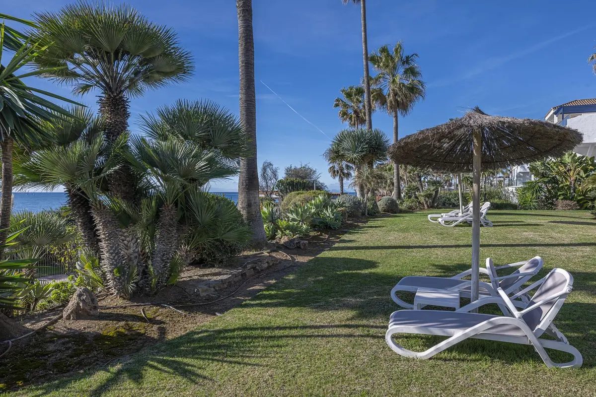 Middle Floor Apartment in Costalita