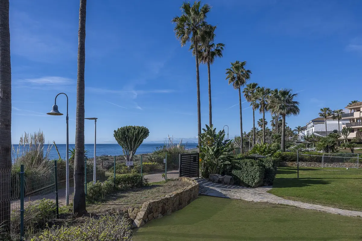 Middle Floor Apartment in Costalita