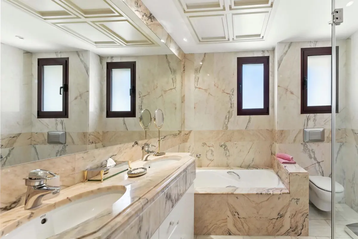 Middle Floor Apartment in Costalita