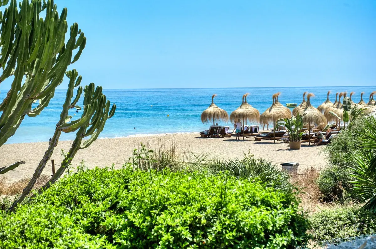 Middle Floor Apartment in Costalita