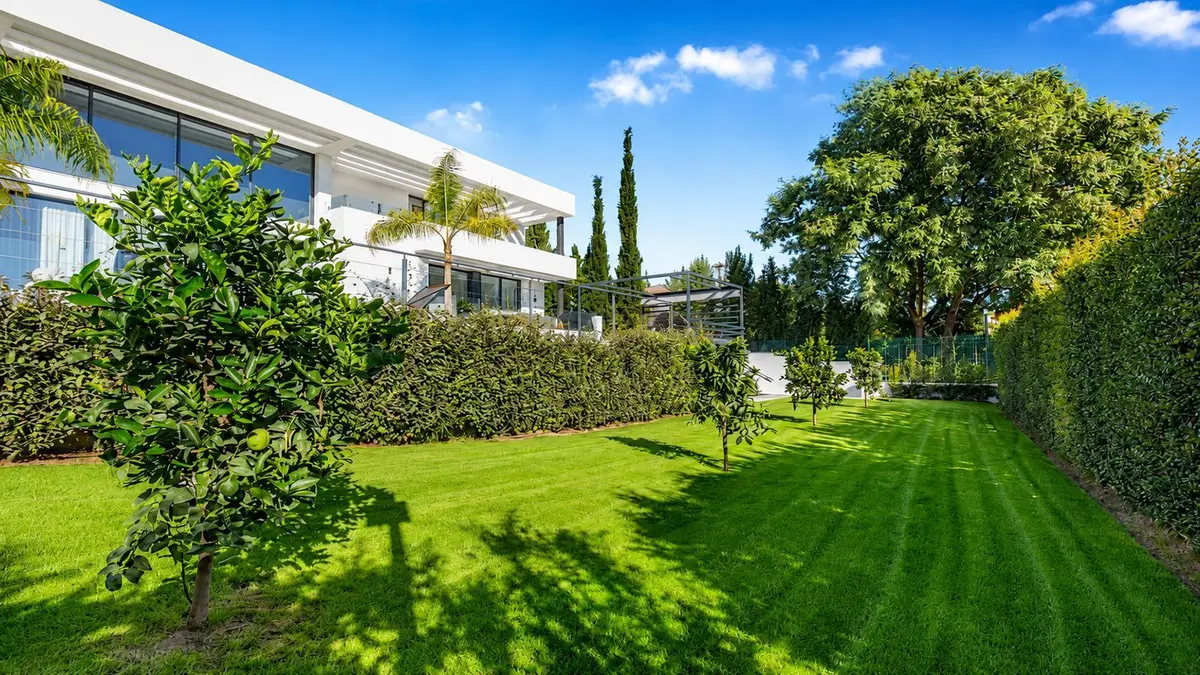 Detached Villa in El Paraiso