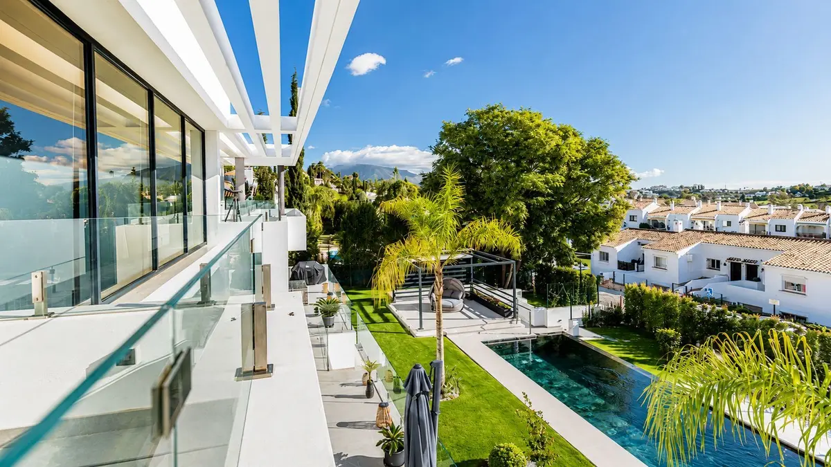 Detached Villa in El Paraiso