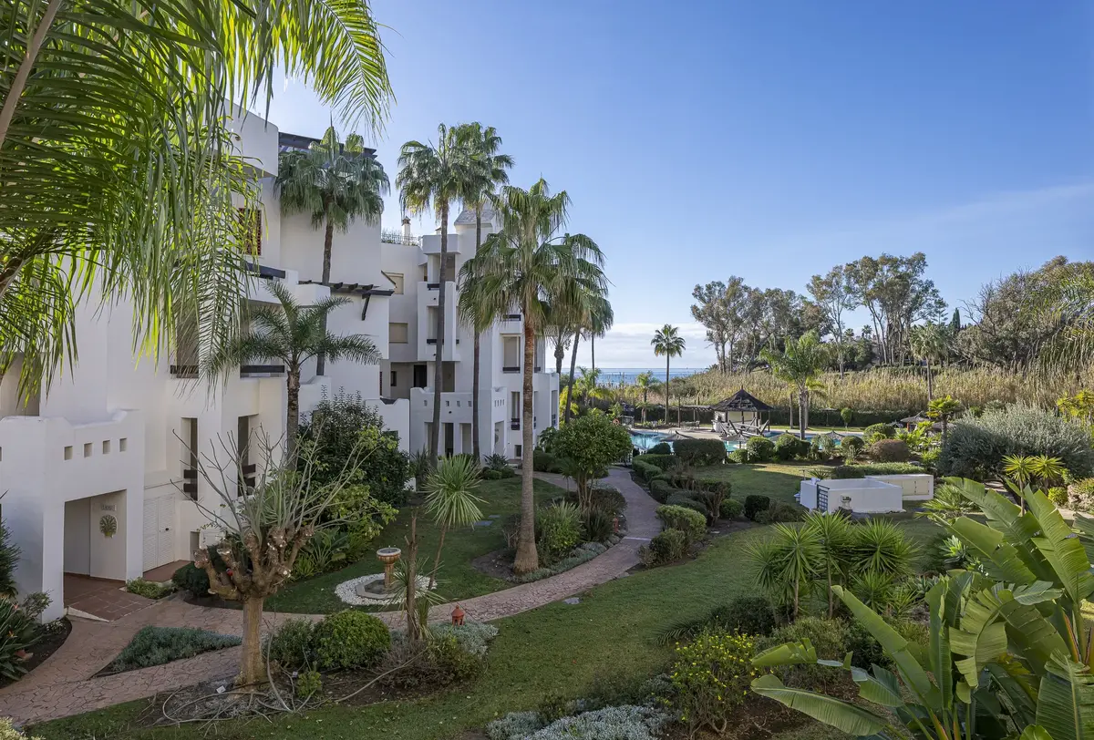 Middle Floor Apartment in Estepona