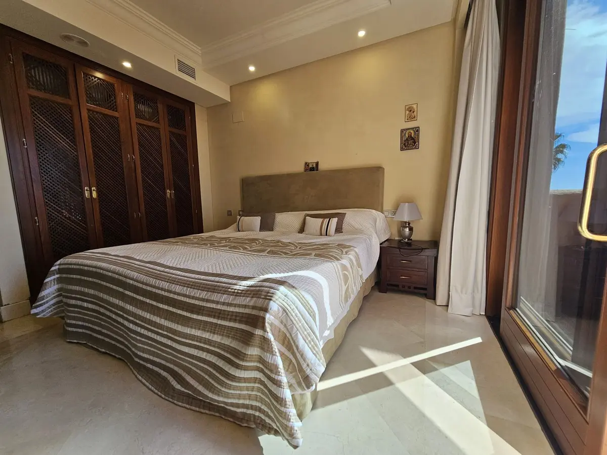 Middle Floor Apartment in Estepona