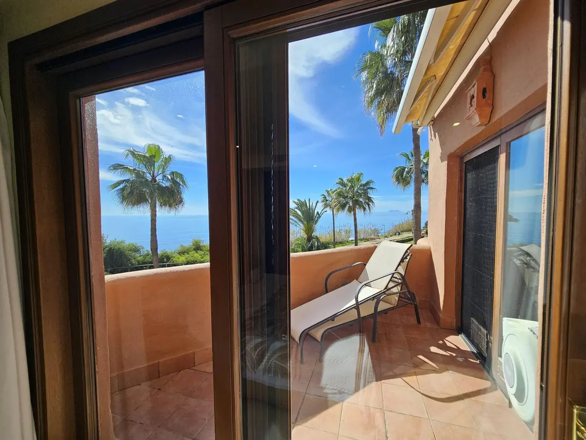 Middle Floor Apartment in Estepona
