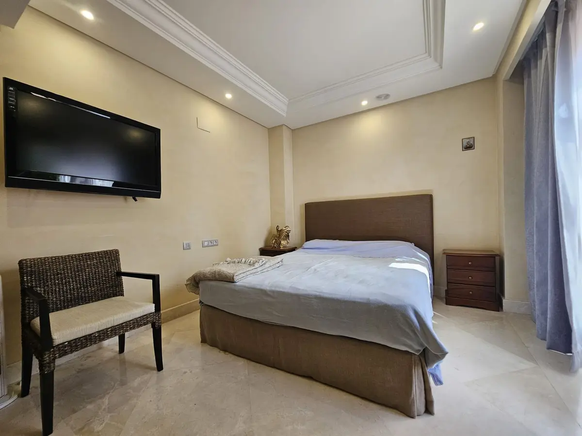 Middle Floor Apartment in Estepona