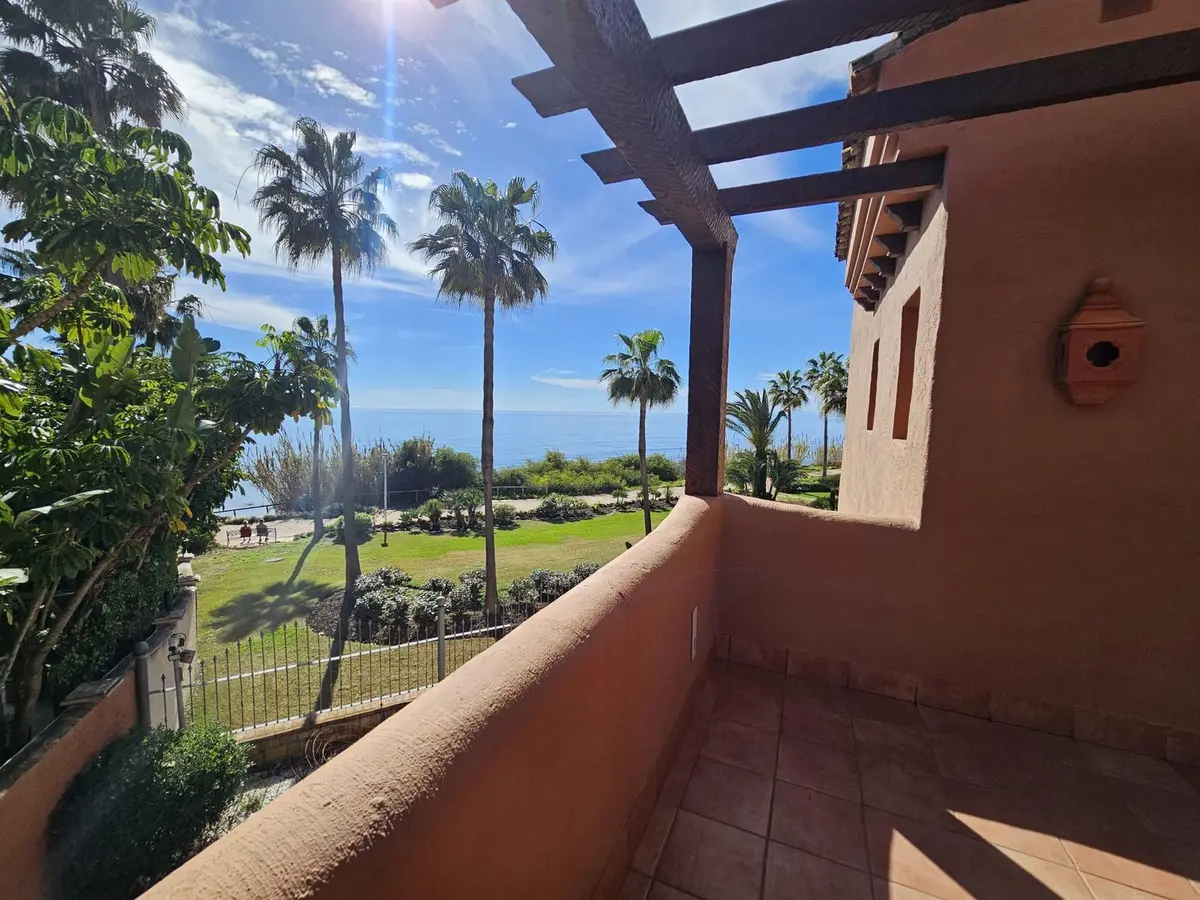 Middle Floor Apartment in Estepona