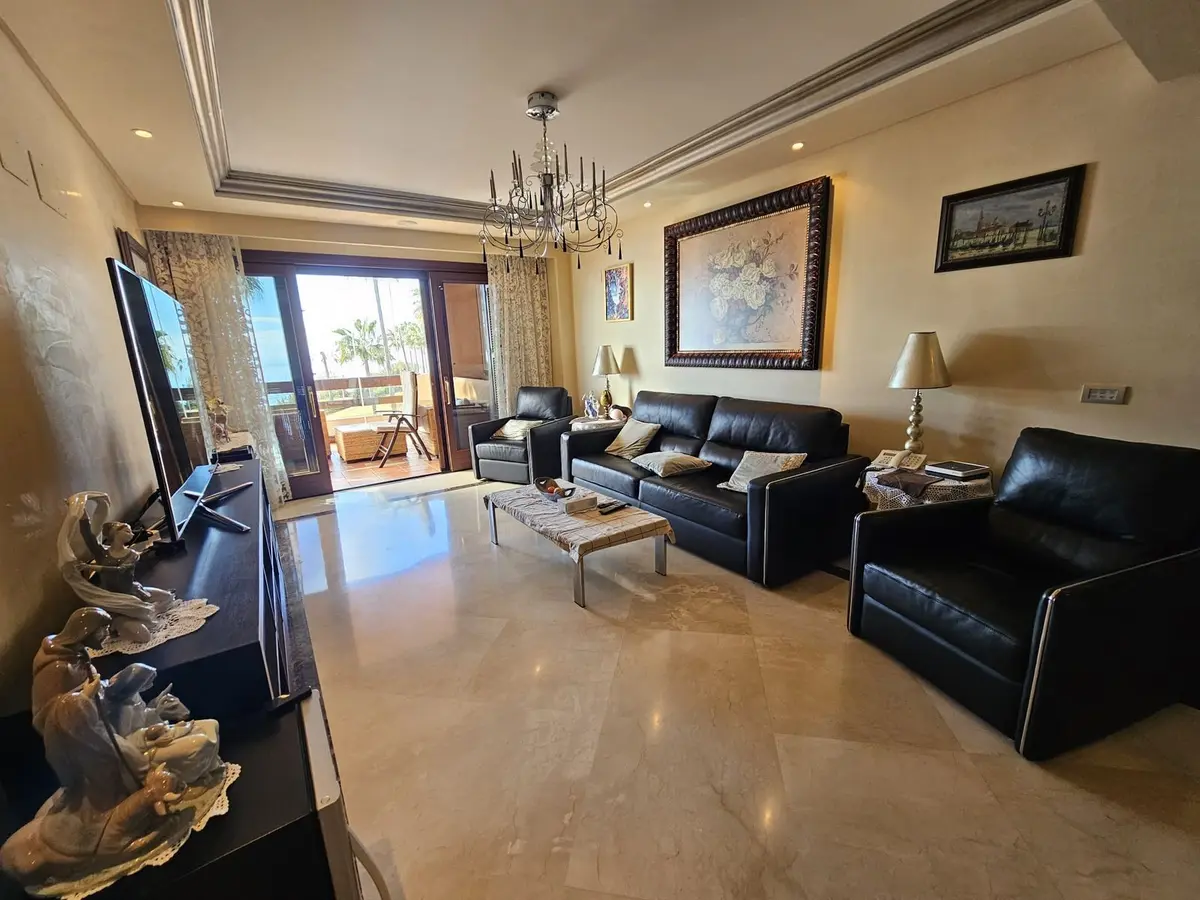 Middle Floor Apartment in Estepona