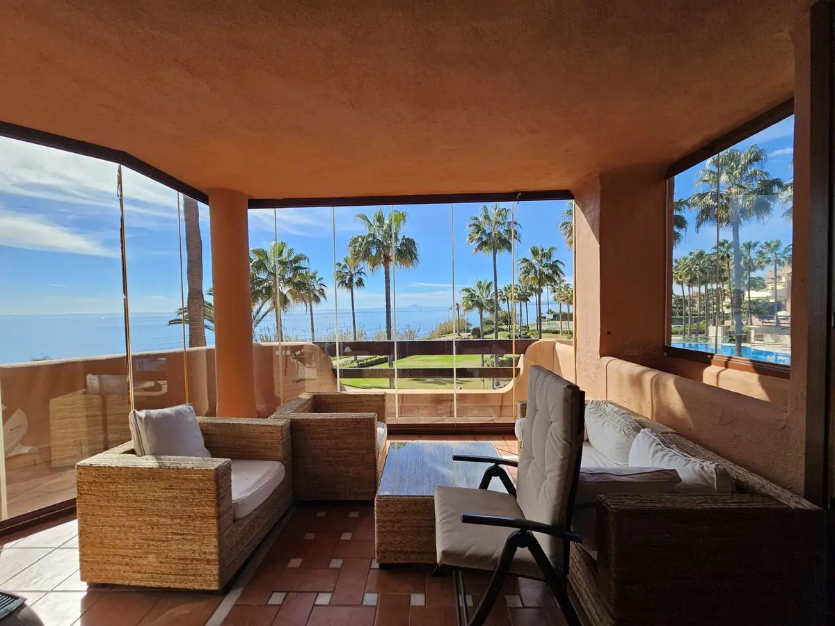 Middle Floor Apartment in Estepona