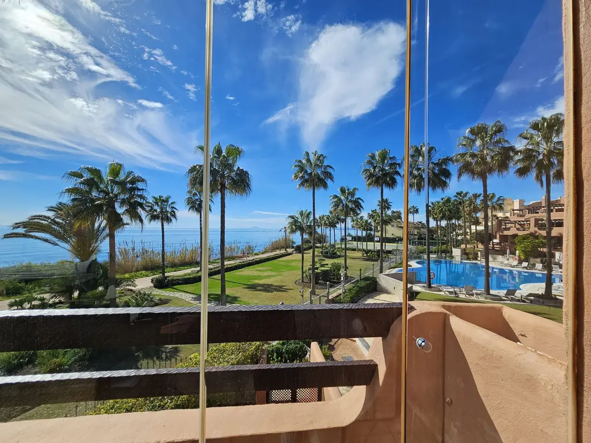 Middle Floor Apartment in Estepona