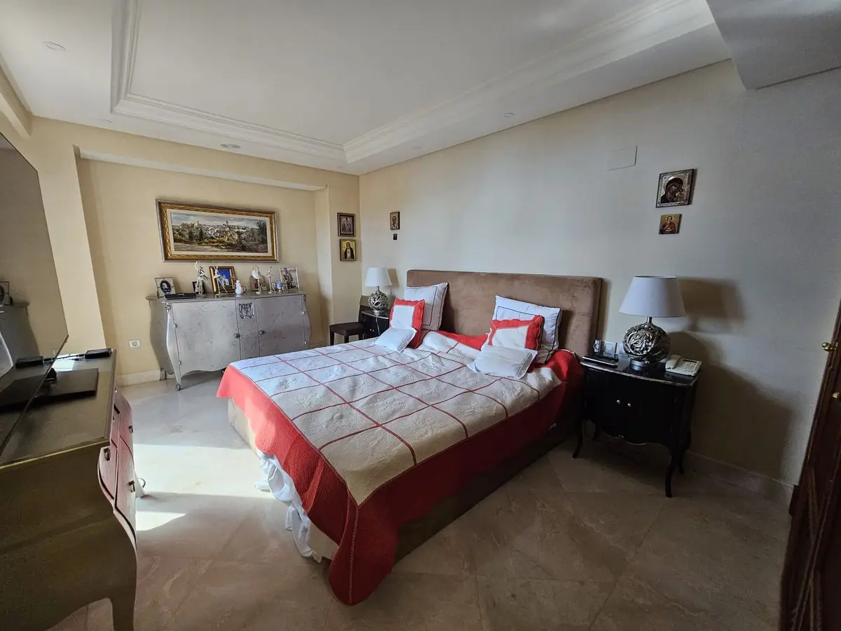 Middle Floor Apartment in Estepona