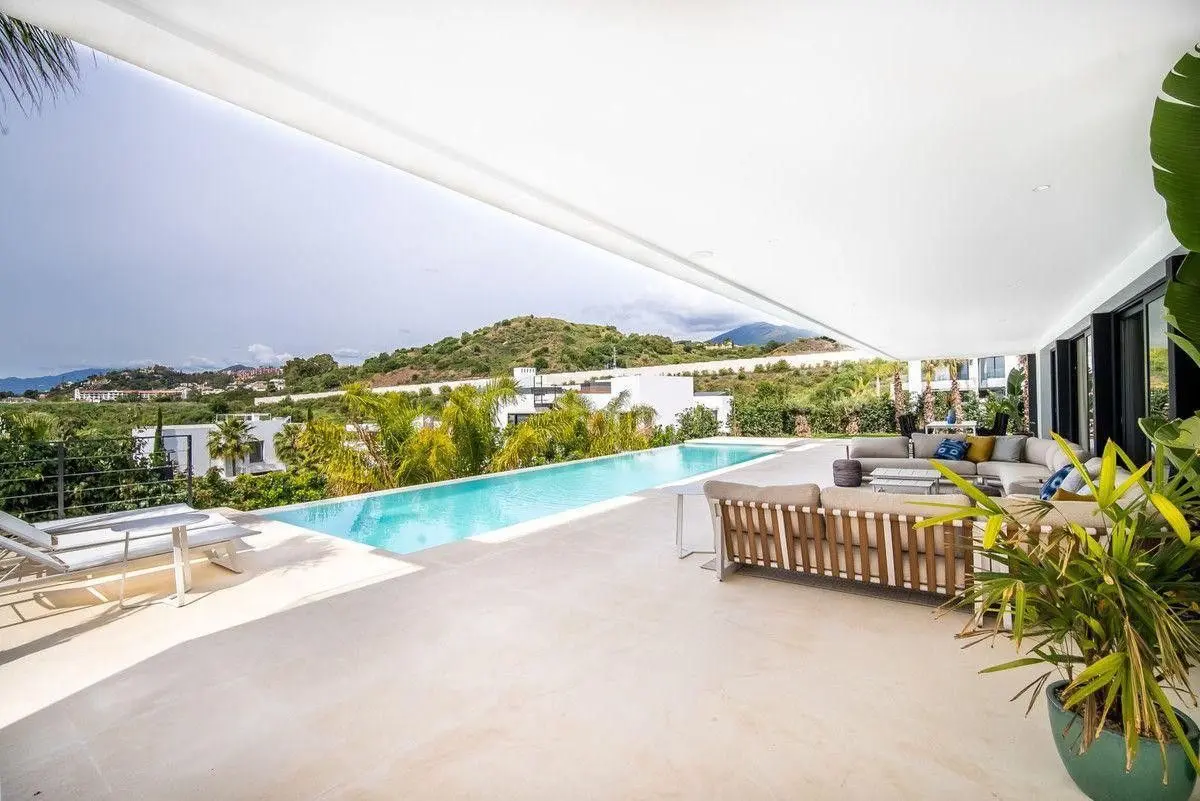 Detached Villa in Nueva Andalucía
