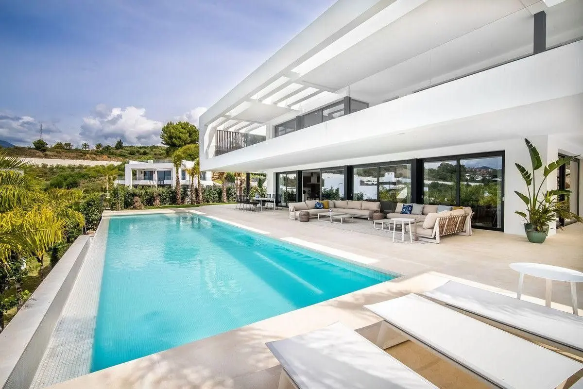 Detached Villa in Nueva Andalucía