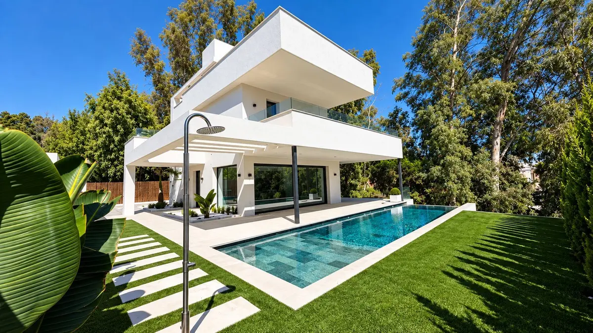 Detached Villa in Nueva Andalucía