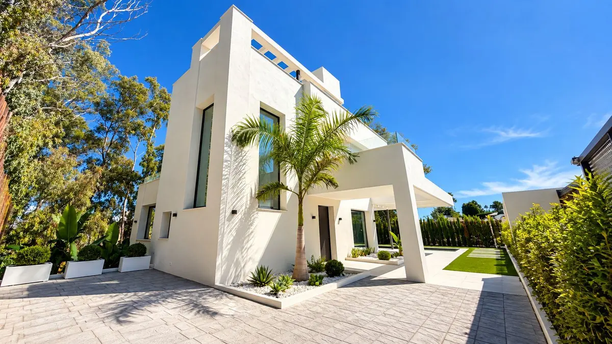Detached Villa in Nueva Andalucía