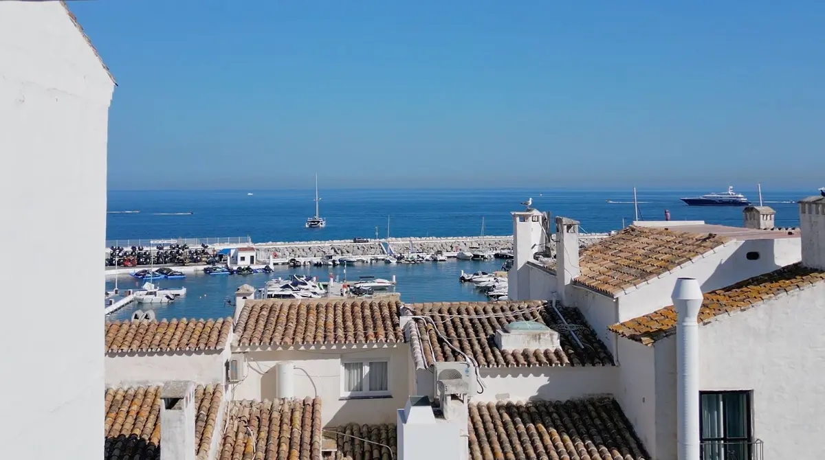 Top Floor Apartment in Puerto Banús