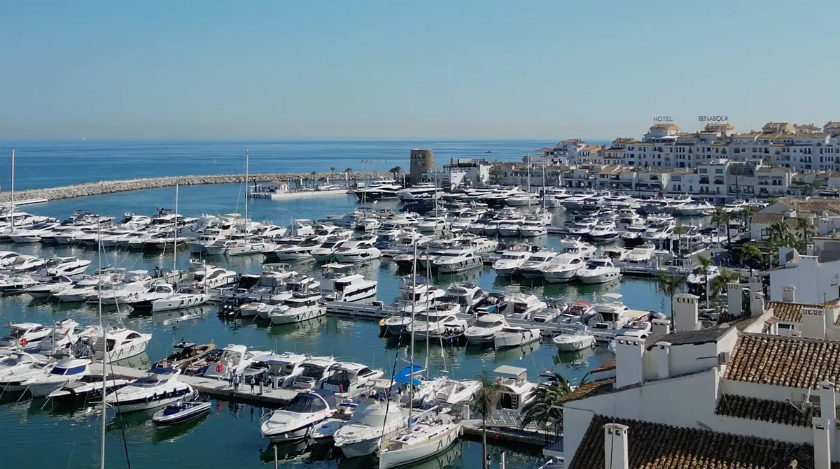 Top Floor Apartment in Puerto Banús