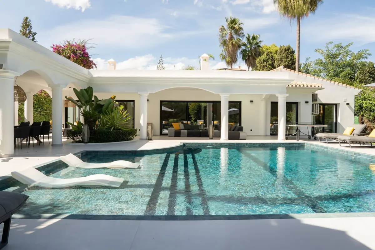 Detached Villa in El Paraiso