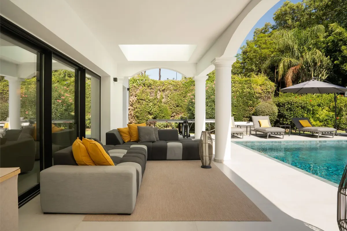 Detached Villa in El Paraiso