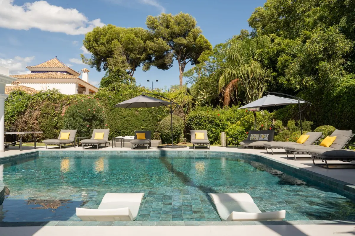 Detached Villa in El Paraiso