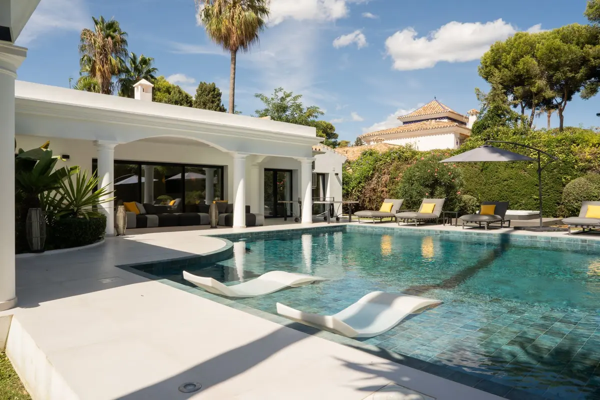 Detached Villa in El Paraiso