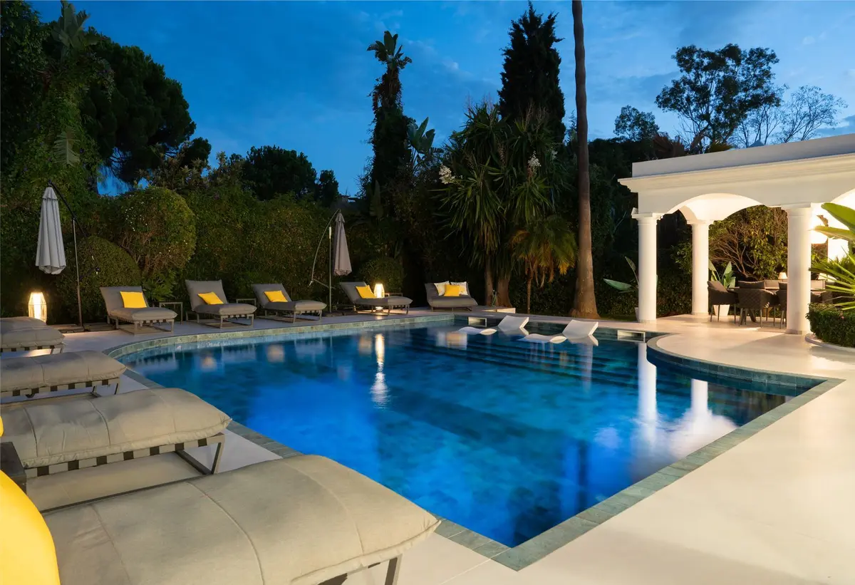 Detached Villa in El Paraiso