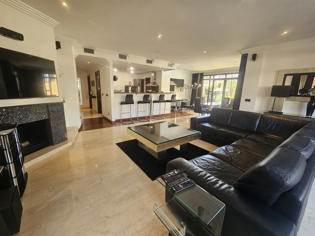 Middle Floor Apartment in Puerto Banús